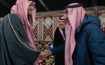 سمو الأمير مقرن بن عبدالعزيز يستقبل الأمير تركي بن محمد بن فهد في رفحاء