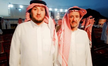 جنوب حائل.. مالك الإبل راشد عبد الله المهيمزي يحتفي بعيد الفطر بمأدبة عشاء بحضور وجهاء وأعيان القبائل (صور)