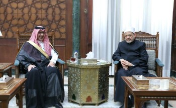 خلال استقبال سفير المملكة بالقاهرة.. شيخ الأزهر يجدد إدانته للاعتداءات الإيرانية على المنشآت المدنية والاقتصادية بالسعودية ودول الخليج