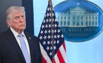 ترامب يهاجم “الإعلام المزيف” ويرسل رسائل نارية لإيران: جنودنا في مواقعهم.. ولا سلاح نووي.. ومضيق هرمز سيبقى مفتوحًا