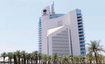 الكويت: طائرات مسيرة إيرانية تشعل حرائق في منشآت نفطية وكيميائية