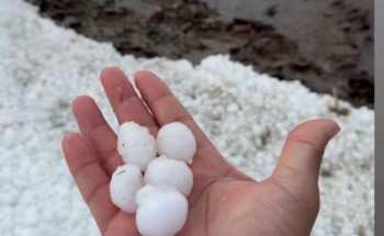 بردية تاريخية تضرب “مركز عماير المرير” و”دغيبجة حائل” وتحول الصحراء إلى لوحة بيضاء.. وتحذيرات من السيول وغرامات تصل إلى 10 آلاف ريال (صور)