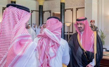 نائب أمير تبوك يستقبل منسوبي الإمارة ويشيد بنجاح موسم الحج