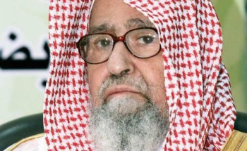 بالفيديو.. “الفوزان”: لا يجوز السفر للتعزية.. والسنة صنع الطعام لأهل الميت