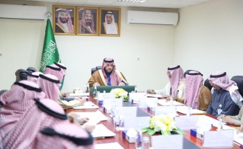 أمير الحدود الشمالية يرأس الاجتماع التنموي بمحافظة العويقيلة