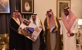 أمير الشرقية يدشن حملة أدبي الأحساء الوطنية الثانية ( أدبي الأحساء .. الوطن أولا)