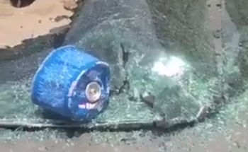 انفجار “دافور غاز” داخل سيارة مواطن بسبب ارتفاع الحرارة (فيديو)