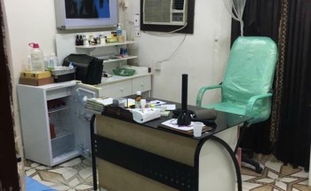 ضبط 3 وافدين يمارسون مهناً صحية بدون ترخيص داخل منزل بجدة (صور)