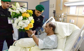 وفد من رئاسة الحرس الملكي يطمئن على صحة اللواء العتيبي