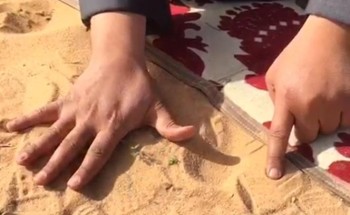 فيديو متداول لتحديد وقت صلاتي الظهر والعصر بطريقة خاطئة.. وردود لتصحيحه