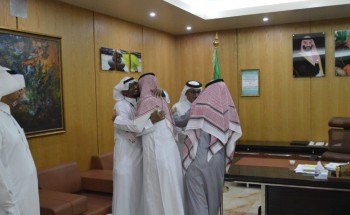 مساعد مدير تعليم صبيا يعايد منسوبي تعليم صبيا