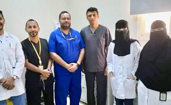 فريق صامطة الجراحي ينجح في استخراج جسم معدني من فك مصاب