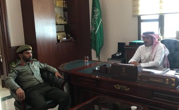 مدير جوازات منطقة عسير المكلف يتفقد ادارة جوازات محافظة خميس مشيط ويلتقي محافظها