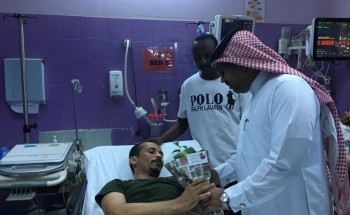 ” النجمي ” يزور مستشفى صامطة العام ويطمئن على مصابي عمليات عاصفة الحزم