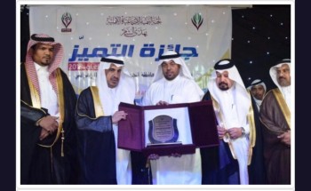 بحضور محافظ الجموم ورؤساء الدوائر الحكومية لجنة هدى الشام تكرم ٢١ متميزا