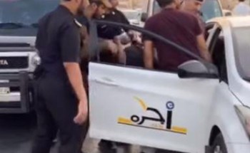 فيديو.. لحظة مداهمة شرطة الرياض لعدد من المخالفين والمطلوبين وهذا ما عُثر عليه بحوزتهم