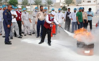 مستشفى الفيصل بالاحساء يدرب منسوبيه على استخدام طفاية الحريق