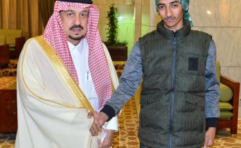 أمير الرياض يستقبل الرحالة السعودي “خلبان”