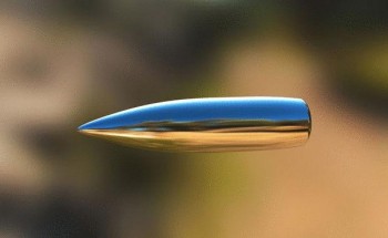 مواطن يوثق بالفيديو اختراق طلقتين طائشتين لسقف منزله بحفر الباطن.. ويوجه رسالة للمسؤولين