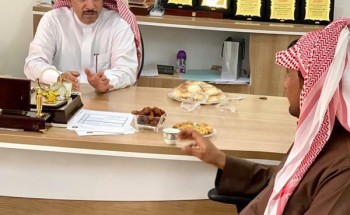 بالصور.. “البيئة” تكرم المواطنين الذين أنقذوا ذئباً كان محتجزاً داخل خزان مياه