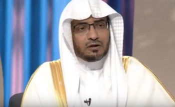 «المغامسي» طول آدم كان 30 متراً.. وهذا ما دار بين النسر والحوت بعد هبوطه على الأرض (فيديو)