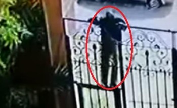 الإطاحة بـ “متسلق منزل مكة المكرمة”.. وصاحب المنزل: اللص معتل نفسياً