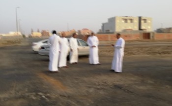 أهالي أحياء الزمرد والياقوت واللؤلؤة يطالبون بسفلتة الـشارع الـ 52 الرابط بين شارعي عبدالله الفيصل وعابر القارات