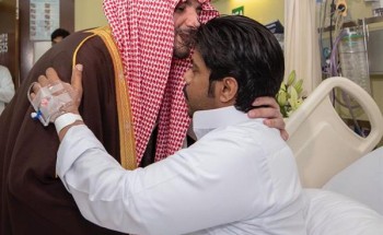 بالصور.. وزير الداخلية يزور رجال الأمن الذين أصيبوا أثناء تصديهم للهجوم الإرهابي في الزلفي