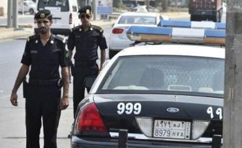 حاول الهرب من نقطة تفتيش ودهس رجل أمن.. ضبط مواطن في العقد الخامس بحالة غير طبيعية