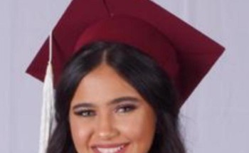 أصغر إعلامية سعودية تحاور 8 وزراء وتوقع كتابها بمعرض الكتاب بجدة غدا