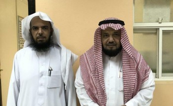 في مصادفة عجيبة.. معلم وتلميذه يتقاعدان سوياً عن التدريس بالمعهد العلمي في الأفلاج