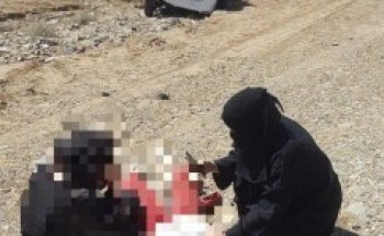 ممرضة تسعف سيدة وابنتها تعرضتاً لحادث على طريق المدينة – مكة (صور)