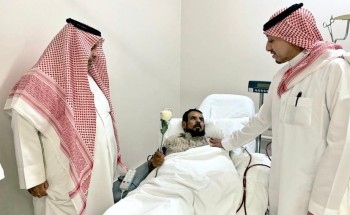 الدويش يعايد المرضي بمستشفي الأرطاوية العام