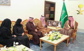 أمير الحدود الشمالية يستقبل مدير الشؤون الصحية بالمنطقة