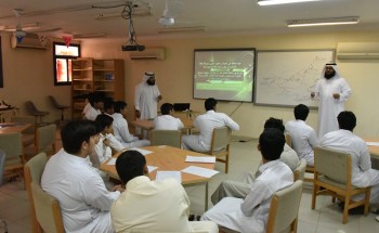 طلاب هديب يتدربون على فن التحفيز