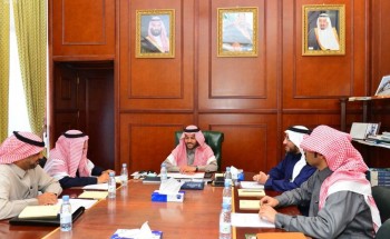 نائب أمير حائل يجتمع مع ممثلي مركز الإنجاز والتدخل السريع