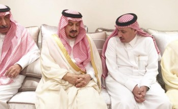 سمو أمير منطقة الرياض يقدم العزاء في وفاة سلطان بن قرمله – رحمه الله –