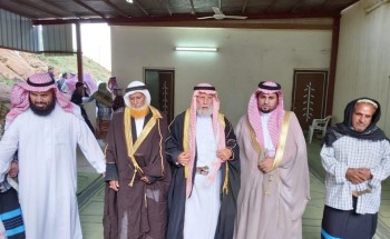 رئيس مركز الشجعة الغزواني يتقدم المصلين لصلاة عيد الأضحى المبارك و يستقبل المهنئين