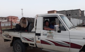 مدير مركز نواقل المرض بأبي عريش يوجه فرقتين رش للقرية