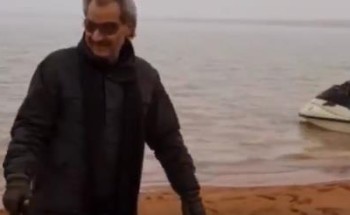 بالفيديو.. الوليد بن طلال من مخيمه بجوار بحيرة في الصحراء: هذه الرياض وليست المالديف