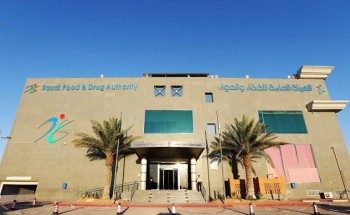 «الغذاء والدواء» تكشف حقيقة مخاطر الآيسكريم المحضّر بالنيتروجين