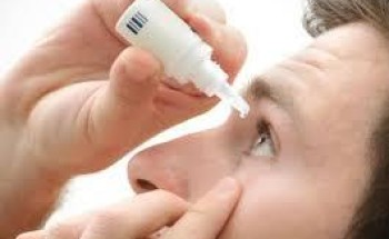 استشاري عيون يحذر من قيادة السيارة بعد استخدام هذه القطرة