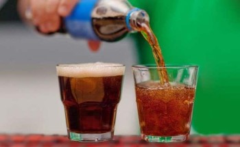 “الصحة” تعدد الأضرار التي تسببها المشروبات الغازية على الجسم