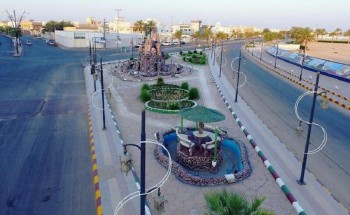 اندلاع النيران في سيارة بداخلها طفل أمام مرور الأفلاج.. ورجل أمن ينقذ الموقف