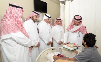 العميد الداود ينقل تحيات وتهاني سمو وزير الداخلية للمرضى المنومين بمستشفى قوى الأمن بالرياض
