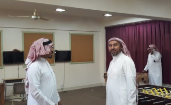 مدير تعليم ضمد يتفقد مركز التطوير المهني بمدرسة الطاهرية