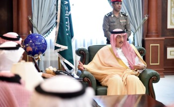 أمير منطقة جازان يستقبل وكلاء وموظفي الأمارة عقب عودته من إجازته السنوية
