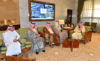 أمير الرياض يستقبل مساعد وزير العمل للشؤون التنفيذية
