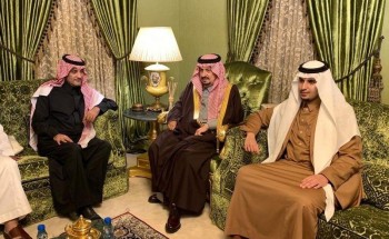 أمير منطقة الرياض يقدم العزاء في والدة الأمير تركي بن عبدالرحمن – رحمها الله-