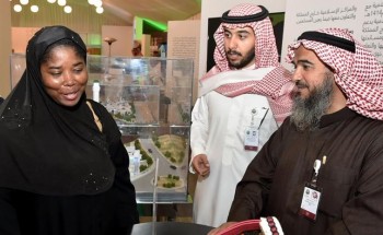 عاملة منزلية من غانا تعتنق الإسلام خلال زيارتها لجناح “الشؤون الإسلامية” في الجنادرية